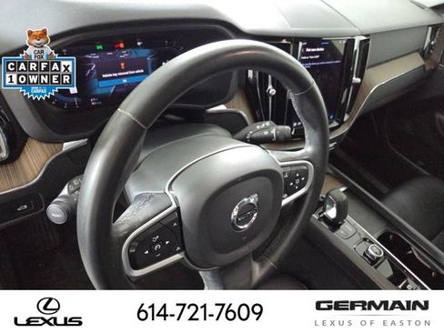 Used 2022 Volvo XC60 B5 Momentum AWD/4WD image 16