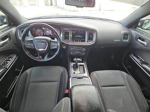 Used 2020 Dodge Charger SXT AWD/4WD image 9