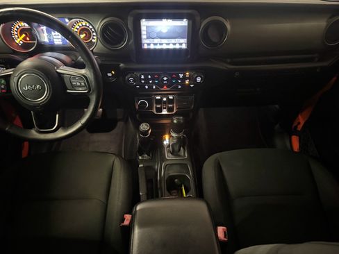 Used 2018 Jeep Wrangler Unlimited Sport S image 19