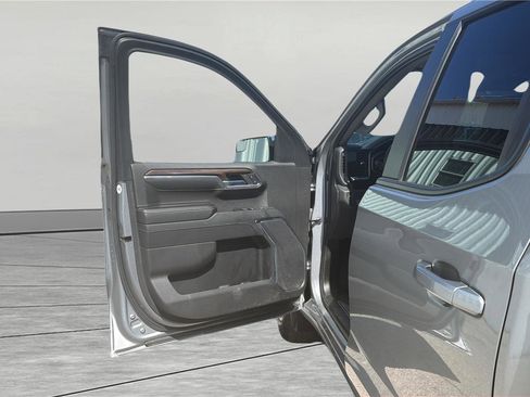 Used 2023 Chevrolet Silverado 1500 LT image 14