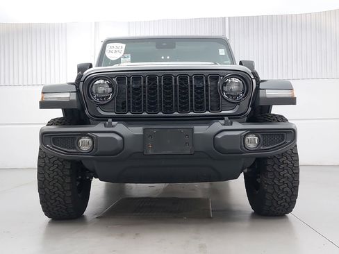 Used 2024 Jeep Wrangler Willys image 10