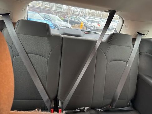 Used 2016 Chevrolet Traverse LT w/ Traveler's Package image 12