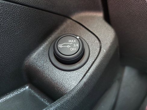 Used 2023 GMC Terrain SLE w/ Driver Convenience Package image 22