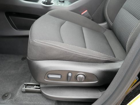 Used 2024 GMC Terrain SLE w/ Driver Convenience Package AWD/4WD image 20