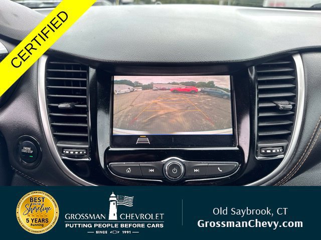 Used 2022 Chevrolet Trax LT w/ LT Convenience Package AWD/4WD image 3