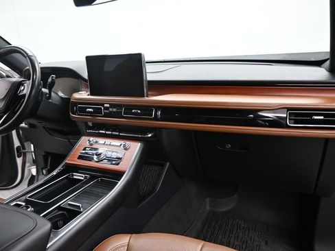 Used 2022 Lincoln Aviator Reserve w/ Equipment Group 201A RWD image 13