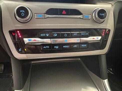 Used 2023 Ford Explorer XLT w/ Equipment Group 202A image 12