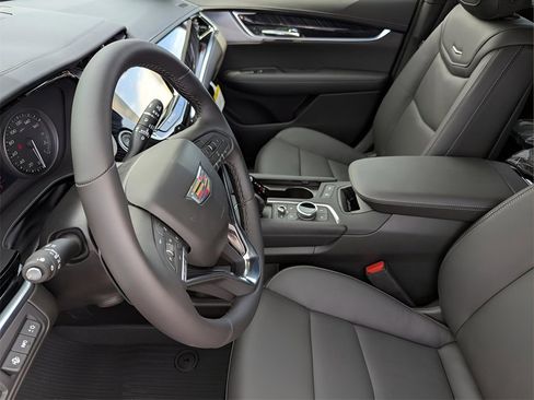 New 2025 Cadillac XT6 Premium Luxury w/ Technology Package image 9