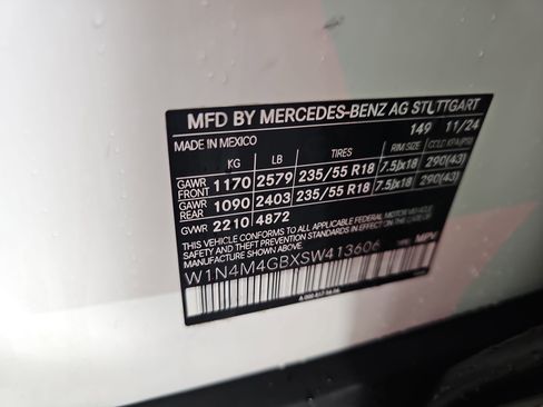 New 2025 Mercedes-Benz GLB 250 image 36