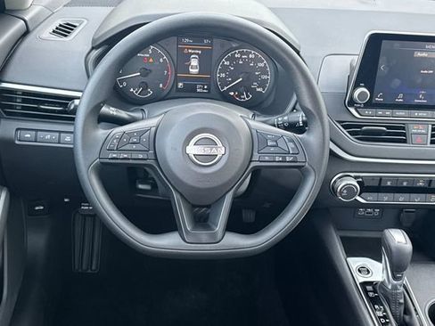 Used 2025 Nissan Altima 2.5 S image 15