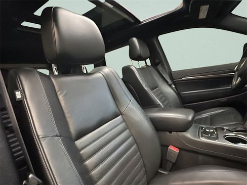 Used 2020 Jeep Grand Cherokee Limited X image 17