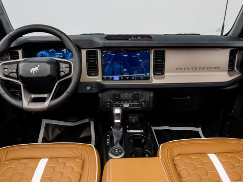 Used 2025 Ford Bronco Outer Banks AWD/4WD image 33