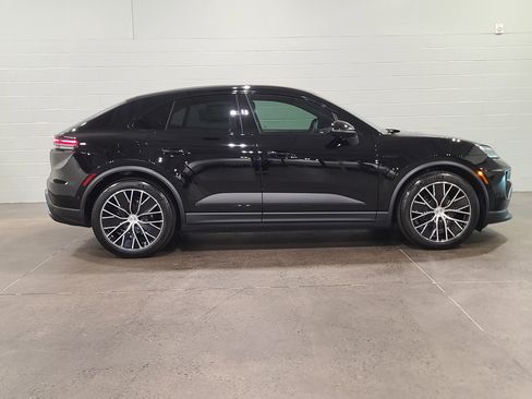 New 2026 Porsche Macan Electric RWD image 8