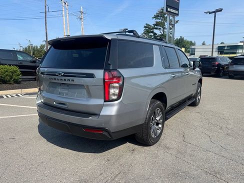 Used 2024 Chevrolet Suburban Z71 w/ Luxury Package AWD/4WD image 7
