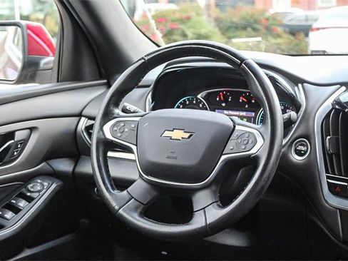 Used 2023 Chevrolet Traverse LT image 22