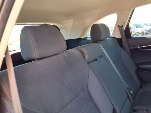 Used 2017 Kia Sorento LX image 19