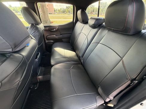 Used 2019 Toyota Tacoma TRD Sport w/ Technology Package AWD/4WD image 45