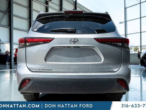 Used 2023 Toyota Highlander L FWD image 29