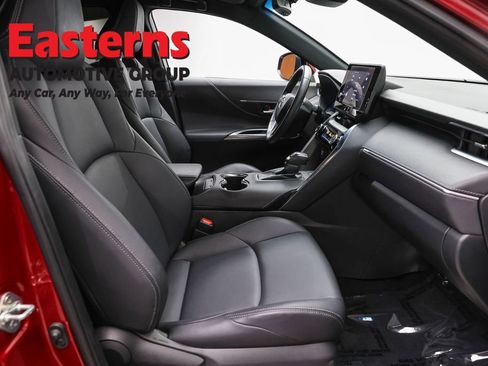 Used 2024 Toyota Venza LE AWD/4WD image 25