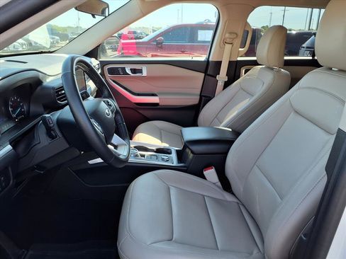 Used 2023 Ford Explorer XLT w/ Equipment Group 202A image 26