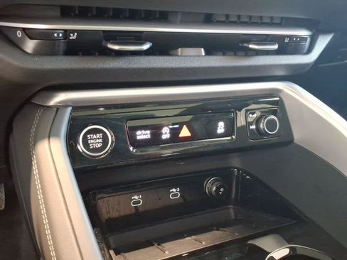 Used 2025 Audi Q5 Premium w/ Convenience Package AWD/4WD image 25