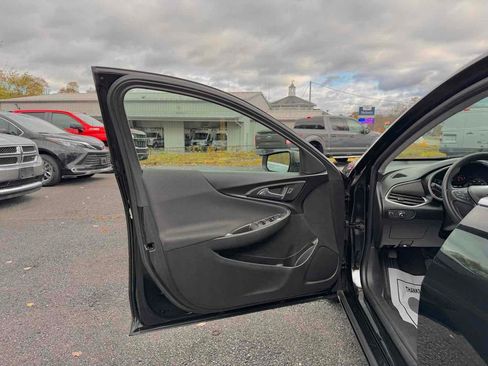 Used 2018 Chevrolet Malibu LS image 11