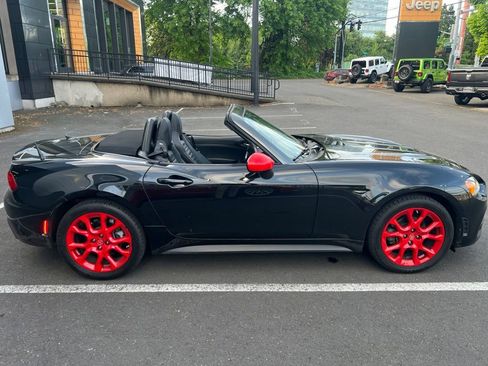 Used 2019 FIAT 124 Spider Abarth w/ Convenience Group RWD image 3
