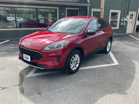 Used 2022 Ford Escape SE w/ Cold Weather Package AWD/4WD image 2