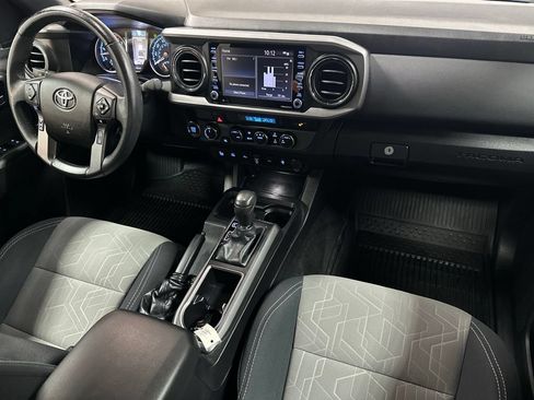 Used 2023 Toyota Tacoma TRD Sport w/ Technology Package AWD/4WD image 12