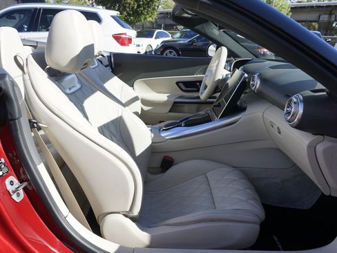 Used 2022 Mercedes-Benz SL 55 AMG 4MATIC w/ Driver Assistance Package image 17