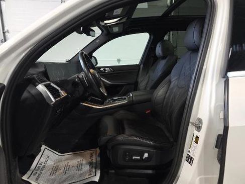 Used 2024 BMW X5 xDrive40i w/ Premium Package AWD/4WD image 7