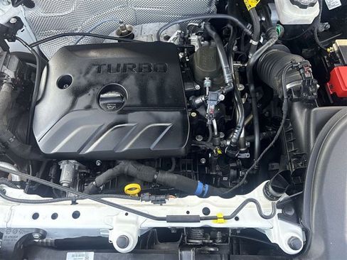 Certified 2024 Buick Encore GX Preferred w/ Comfort Package FWD image 28