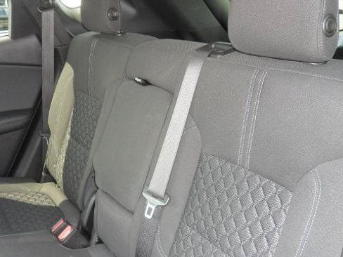 Used 2019 Chevrolet Blazer LT FWD image 19