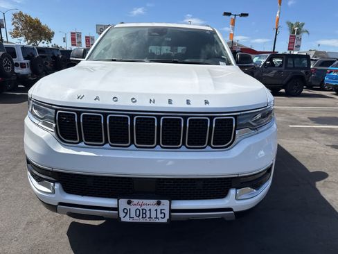 Used 2024 Jeep Wagoneer L Series II RWD image 4