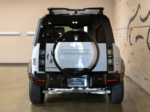 Used 2024 Land Rover Defender 110 X AWD/4WD image 7