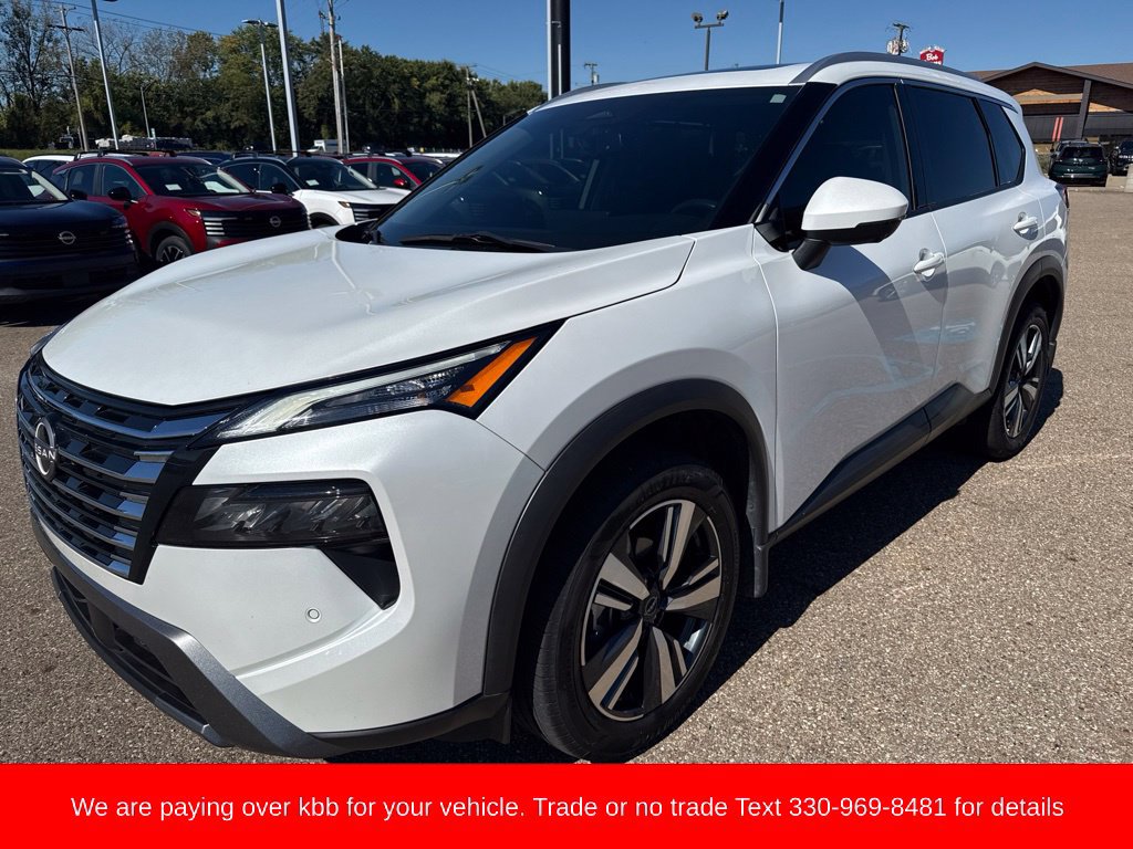Used 2024 Nissan Rogue SL w/ SL Premium Package AWD/4WD image 3
