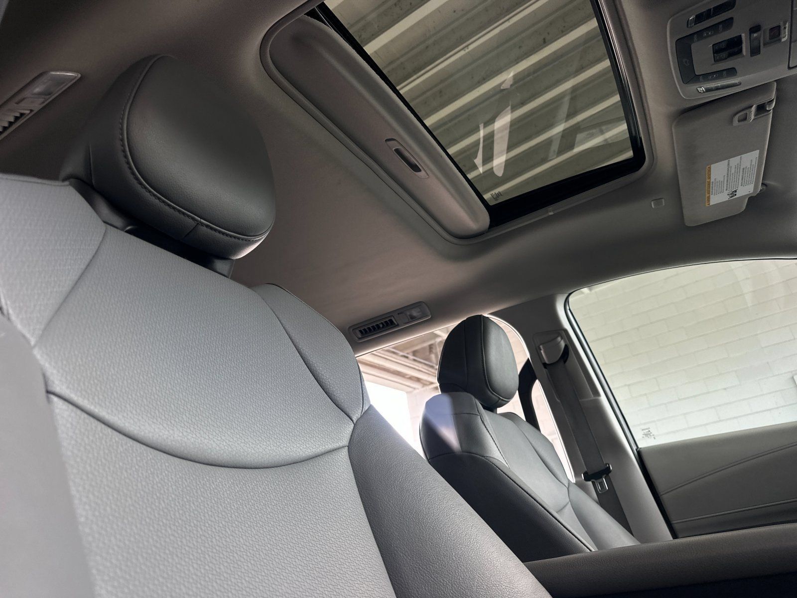 Used 2024 Toyota Sienna XLE FWD image 17
