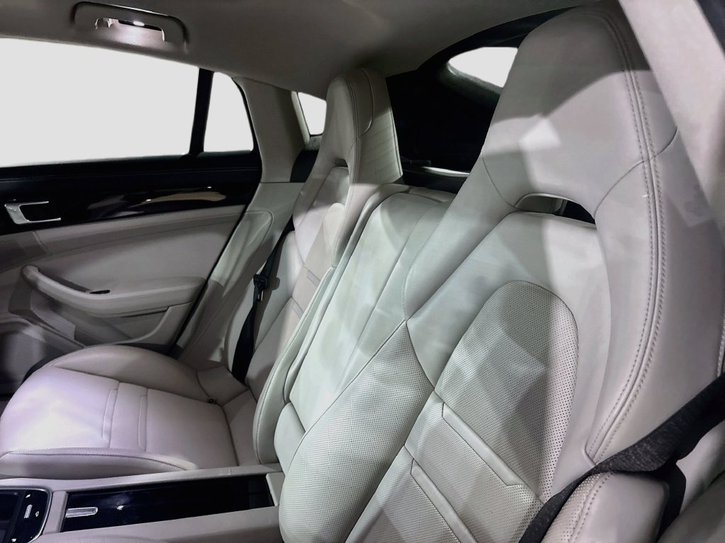 Used 2017 Porsche Panamera 4 AWD/4WD image 21