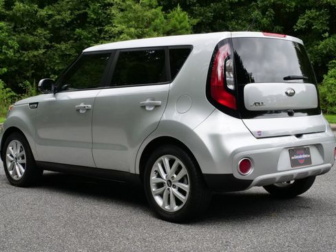 Used 2019 Kia Soul + w/ Audio Package image 15