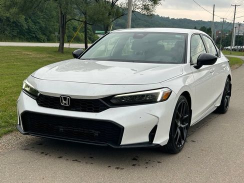 Used 2025 Honda Civic Sport image 1