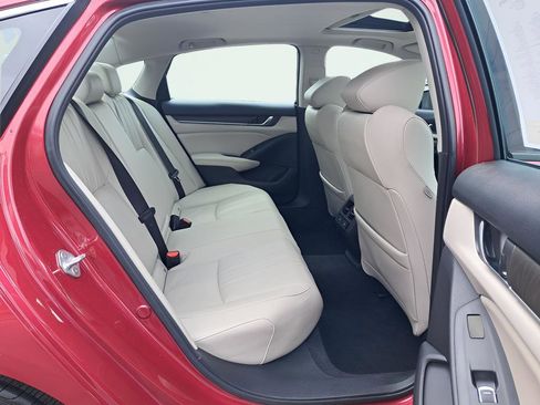 Used 2022 Honda Accord Touring image 14