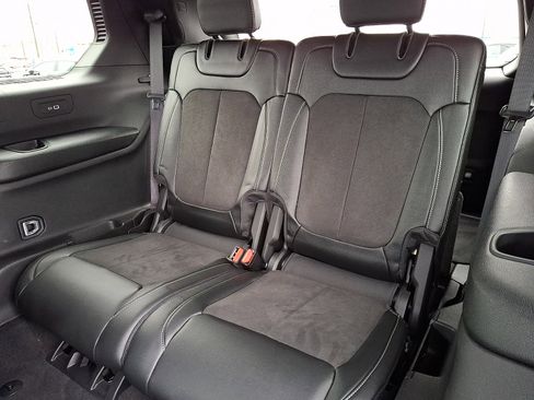 Used 2023 Jeep Grand Cherokee L Laredo image 11