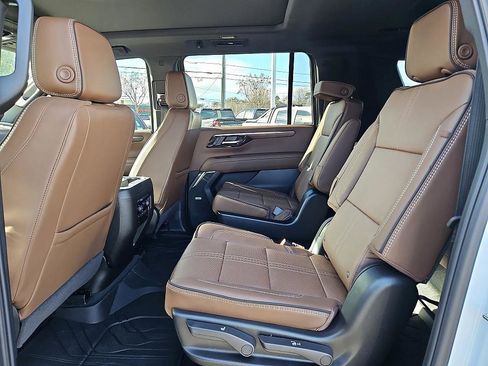 New 2026 Chevrolet Suburban High Country w/ Sun And Tow Package image 10