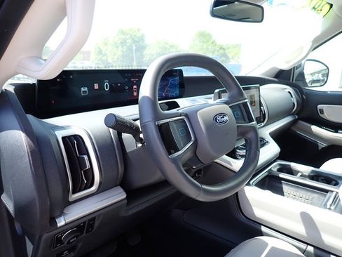 Certified 2025 Ford Expedition Max Active AWD/4WD image 16