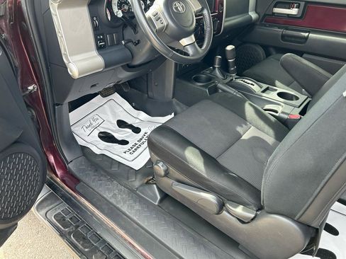 Used 2007 Toyota FJ Cruiser 4WD image 10