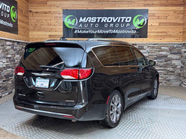 Used 2017 Chrysler Pacifica Limited w/ UConnect Theater Package FWD image 10