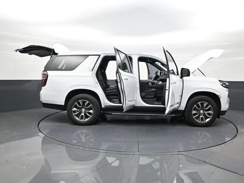 Used 2024 Chevrolet Tahoe LT w/ LT Signature Package RWD image 29