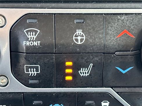 Used 2024 Jeep Wrangler Unlimited Sahara AWD/4WD image 19