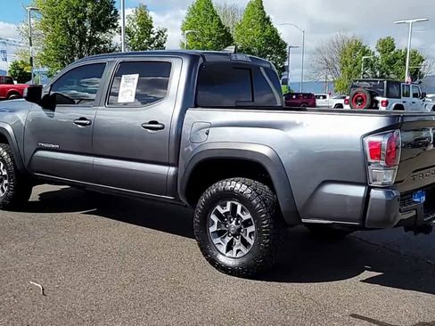 Used 2023 Toyota Tacoma TRD Off-Road w/ TRD Premium Off Road Package image 6