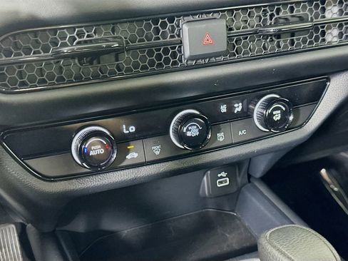 Used 2025 Honda HR-V LX image 28